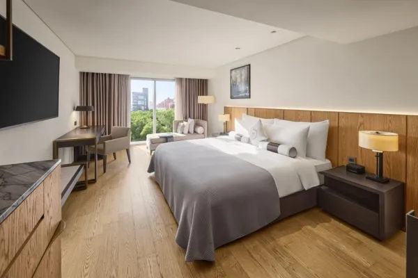 住房專案｜Glow with Cl&eacute; de Peau Beaut&eacute;